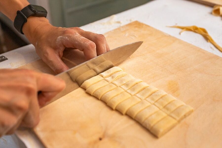 Fettuccine & Tiramisù: Cooking Class with Wine & Limoncello - Choosing your sauce: Tomato Basil, Amatriciana, or Cacio e Pepe