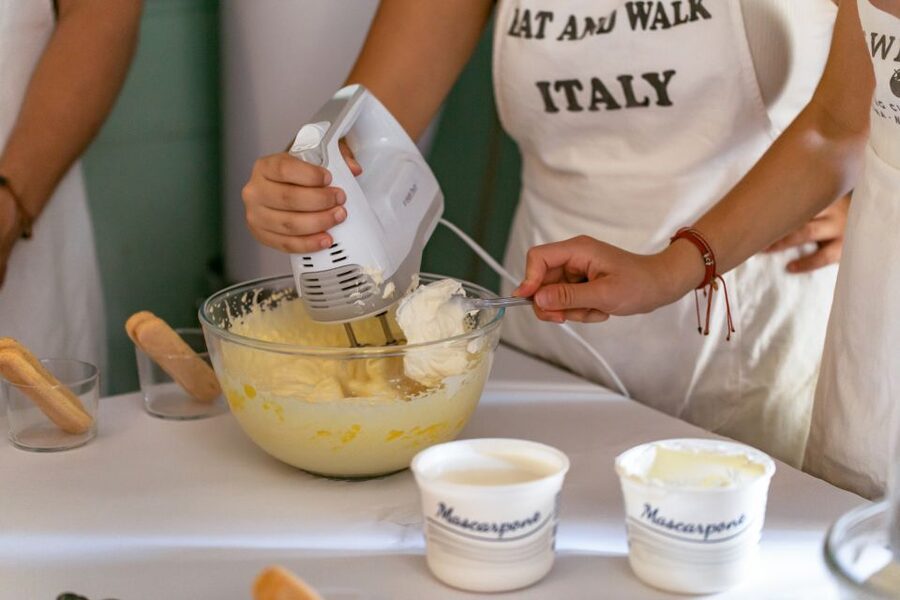 Fettuccine & Tiramisù: Cooking Class with Wine & Limoncello - Gusto Restaurant meeting point and the vibe inside