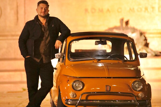 Fiat500 Night&Day Photoshoot, with a Roman, pickup included - Stop 1: A quick Colosseum photo moment from the small park