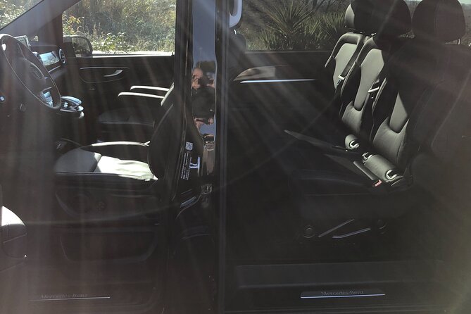 Fiumicino Airport private transfers with luxury Mercedes van - The Return Trip: Leaving Rome With Your Timing Locked In