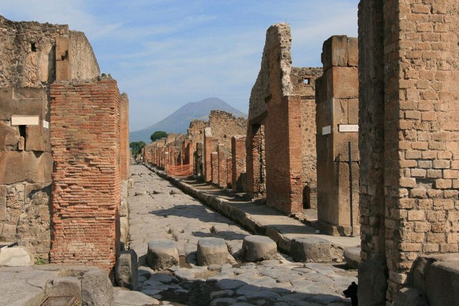 From Rome: Amalfi Coast and Pompeii Tour - Pompeii with a local guide: streets, baths, and everyday life
