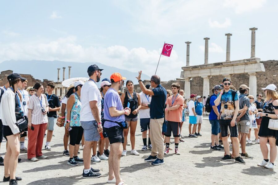 From Rome: Day Trip to Pompeii with Tickets - Timing that keeps you sane: breaks, photo moments, and the evening return
