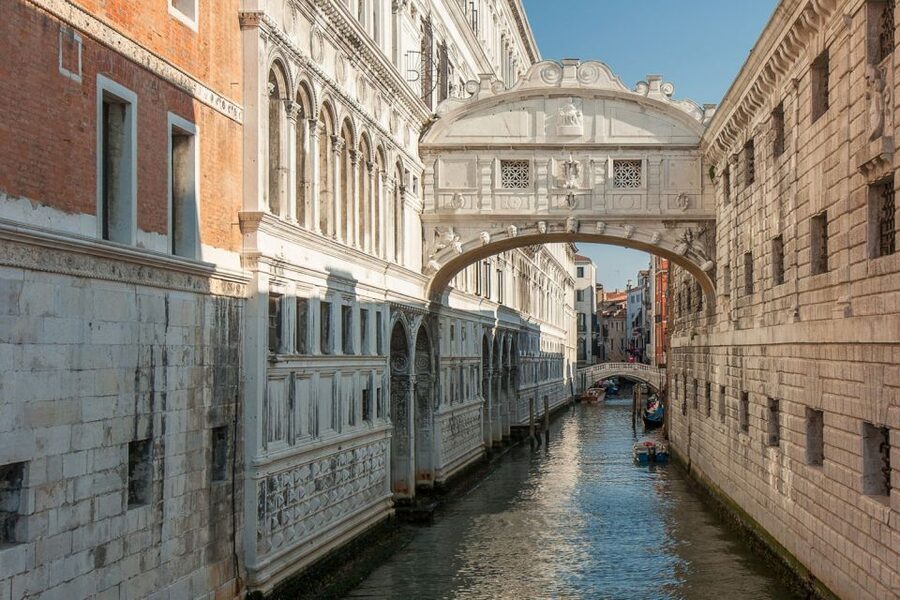 From Rome: Day Trip to Venice by High-Speed Train - The 7:00 AM Meet-Up at Via Marsala: Easy to Find, Early to Love