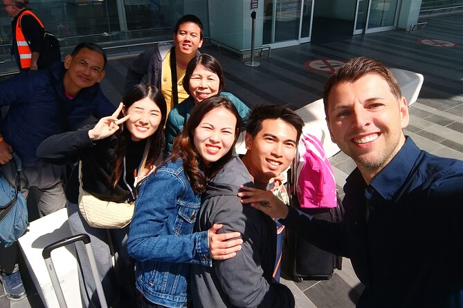 From Rome Hotel to Fiumicino Airport (FCO) 3-8 People - The minivan ride: comfort for 3–8 people and luggage handled