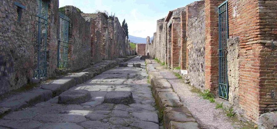 From Rome: Pompeii All-Inclusive Tour with Live Guide - Who this tour is perfect for (and who should pass)