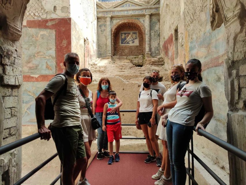 From Rome: Pompeii All-Inclusive Tour with Live Guide - Pizza lunch and a drink: a smart reset after walking