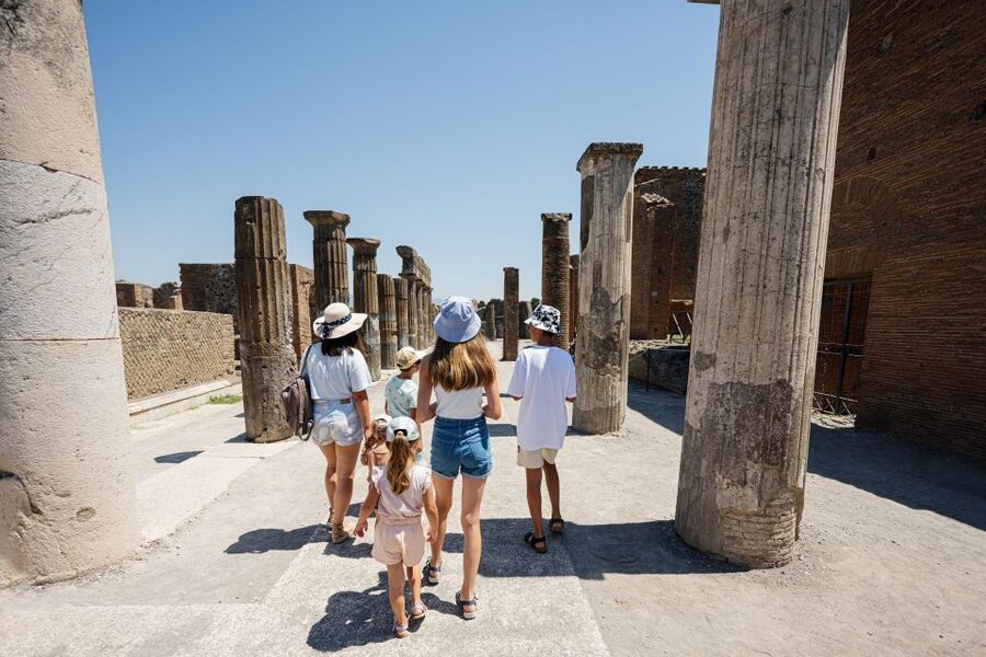 From Rome: Pompeii, Amalfi Coast, and Sorrento Day Trip - Meeting at Piazza del Popolo: easy to find, don’t be late
