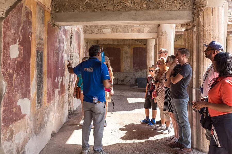 From Rome: Pompeii, Amalfi Coast, and Sorrento Day Trip - Pompeii with an archaeologist: what the guided time is really for