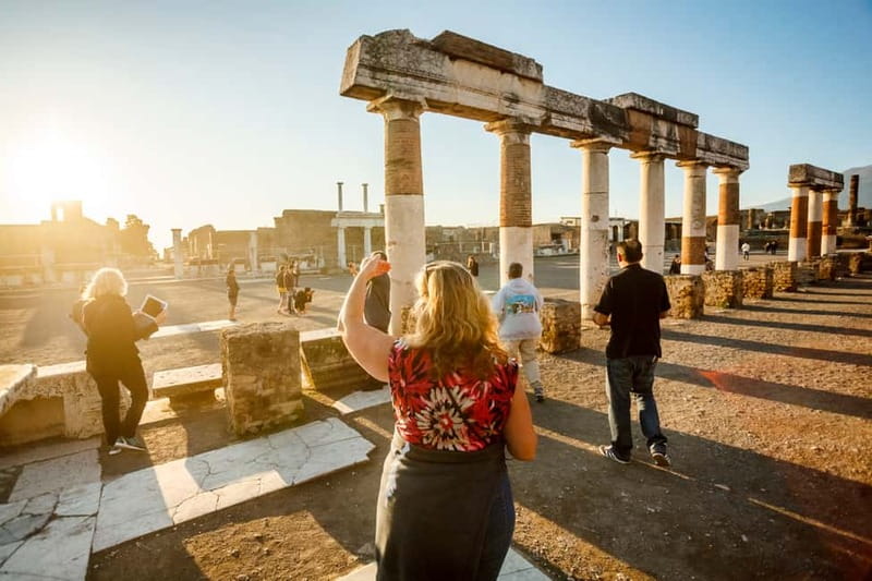 From Rome: Pompeii and Vesuvio Guided Day Trip with Lunch - The coral and cameo stop: the one you can’t skip