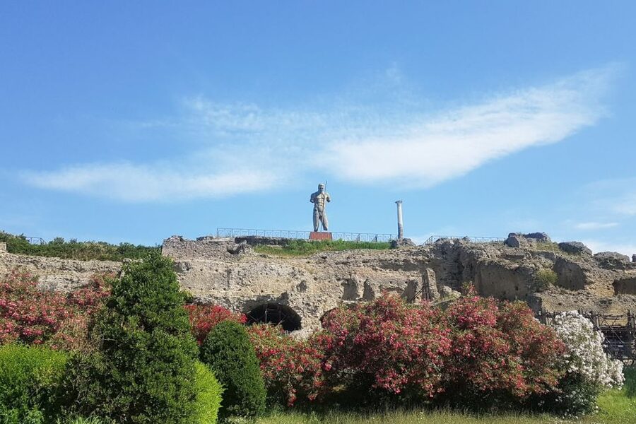 From Rome: Pompeii & Naples Small-Group Day Tour with Lunch - Naples in About 90 Minutes: Bay Views, a City Center Walk, and Coffee