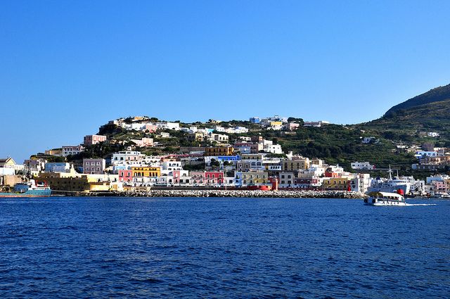 From Rome: Ponza Island Day Trip with Boat Excursion - The 1-hour break in Ponza port: shopping without losing your whole day
