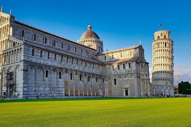 Full Day Tour in Pisa and Florence - Air-conditioned comfort and small-group attention