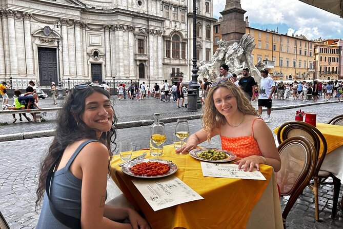 Gelato and Fettuccine Pasta Cooking Class in Rome Piazza Navona - Why the small group size really changes the experience