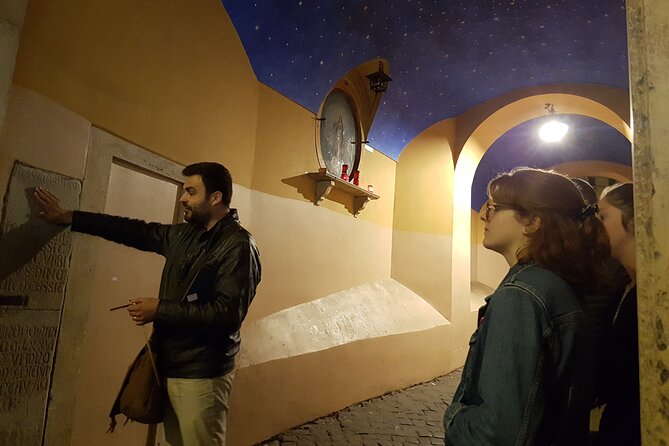 Ghosts and Crimes of Rome Night Walk - Stop-by-stop in Centro Storico: executions, prisons, poisoners, and secret streets