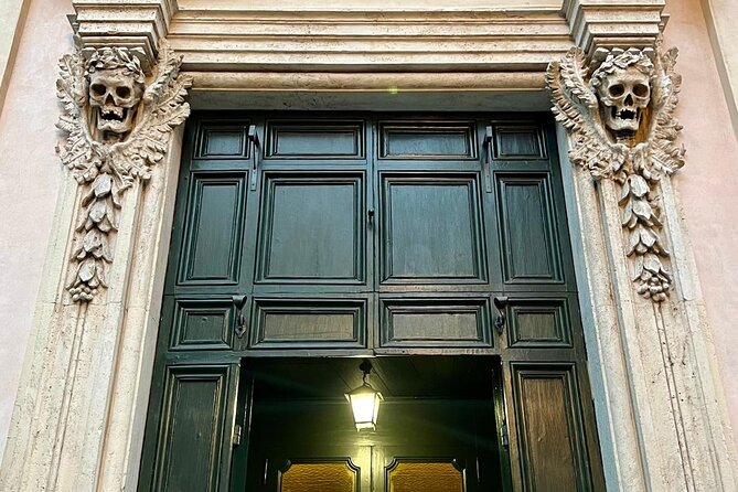 Ghosts Legends and Mysteries of Rome Walking Tour - Vicolo della Moretta: Giulia Tofana and the fear behind whispered rumors