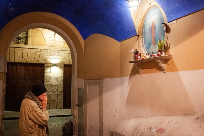 Ghosts Legends and Mysteries of Rome Walking Tour - The 8:00 pm start: timing, meeting spot, and how to stay together