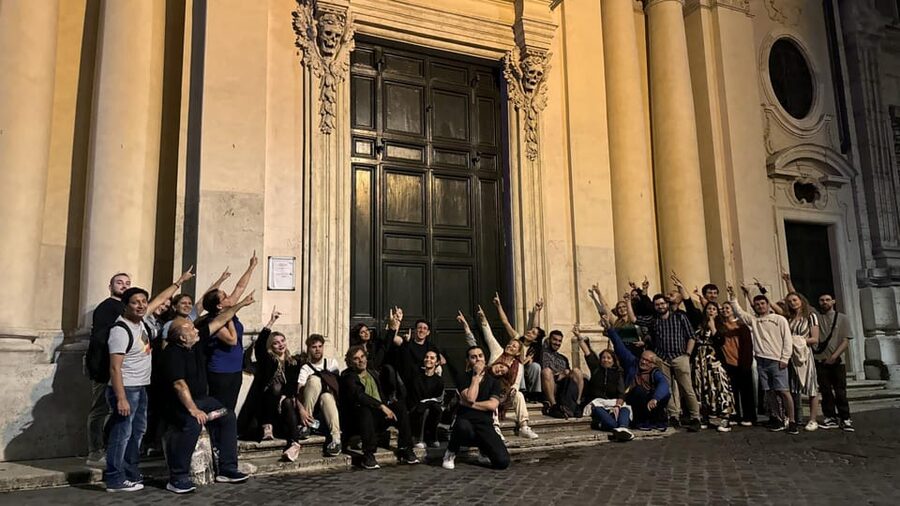 Ghosts, Legends & Mysteries of Rome Tip-Based Walking Tour - Rome’s spooky side: executions, witches, and black comedy