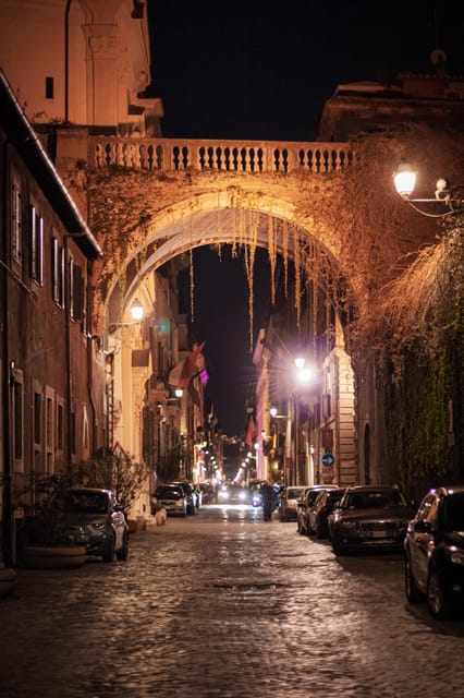 Ghosts, Legends & Mysteries of Rome Tip-Based Walking Tour - Farnese Palace: when power becomes a character