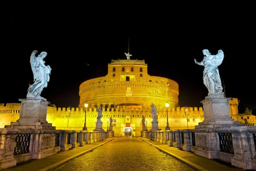Ghosts of Rome 2-Hour Tour - Nighttime legends: the kind of Rome this tour chooses