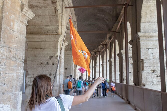 Guided tour of the Colosseum, Roman Forum and Palatine in Spanish - Meeting point and the simplest way to start right