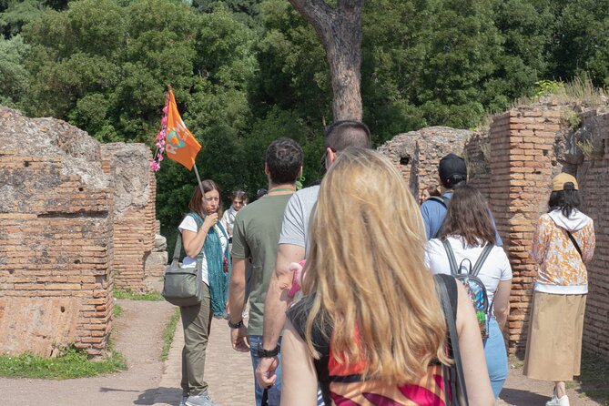 Guided tour of the Colosseum, Roman Forum and Palatine in Spanish - Stop 3: Inside the Colosseum (and why priority matters)