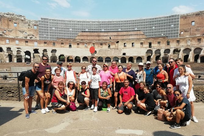 Guided tour of the Colosseum, Roman Forum and Palatine in Spanish - Headsets, crowd flow, and how you actually keep up with the guide