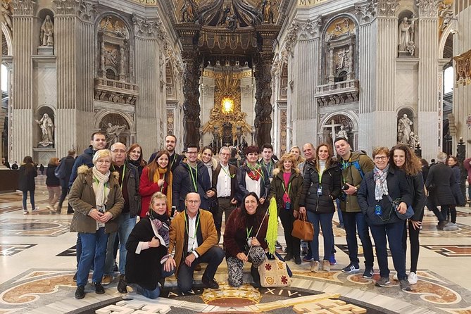 Guided tour of the Vatican Museums and Sistine Chapel in Spanish - Small group size and the reality of crowds