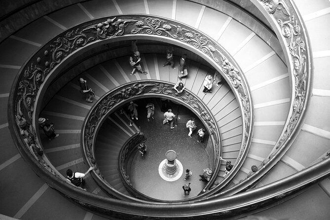Guided Tour Vatican Museums & Sistine Chapel with Basilica Access - Museo Pio Clementino: the classical courtyard that anchors the whole museum