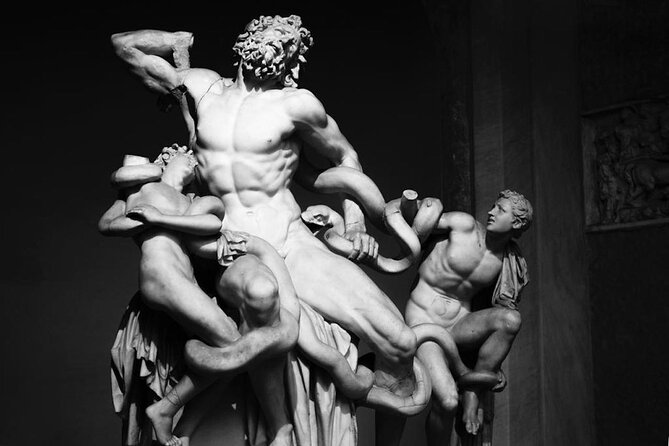 Guided Tour Vatican Museums & Sistine Chapel with Basilica Access - Cortile della Pigna: a big first moment, not just a random hallway