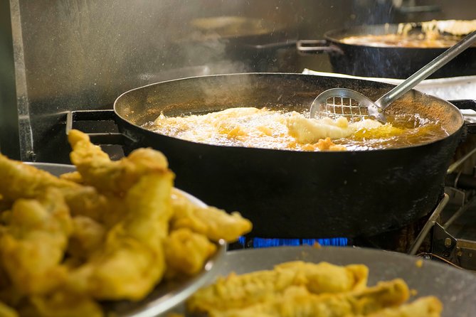 Half-Day Small Group Food and Wine Tasting Tour in Rome - Baccalà Fritto: The Salty, Crunchy Roman Signature Bite
