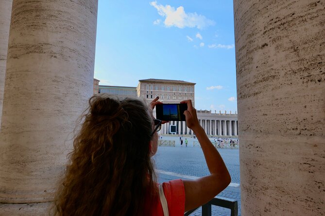 In-depth Guided Tour of St. Peter's Basilica & Square - Price value for an hour with an art-historian