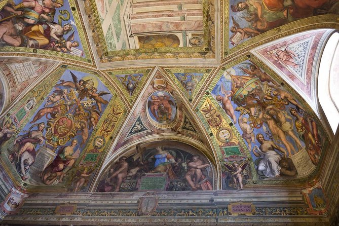 Just Ticket - Vatican Museum and Sistine Chapel Fast track - Dress code and cloakroom rules you cannot ignore
