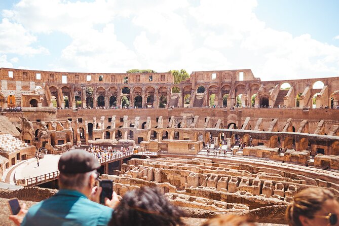 Last Entry Colosseum, Arena, Forum & Rooftop Aperitif Small Group - Group size and guide energy: why 15 people feels different
