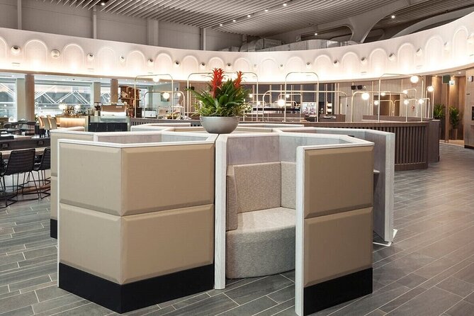 Leonardo da Vinci Airport Plaza Premium Lounge, Terminal 3 Departures - Restrooms, Shower, and the Real “Long-Haul” Win