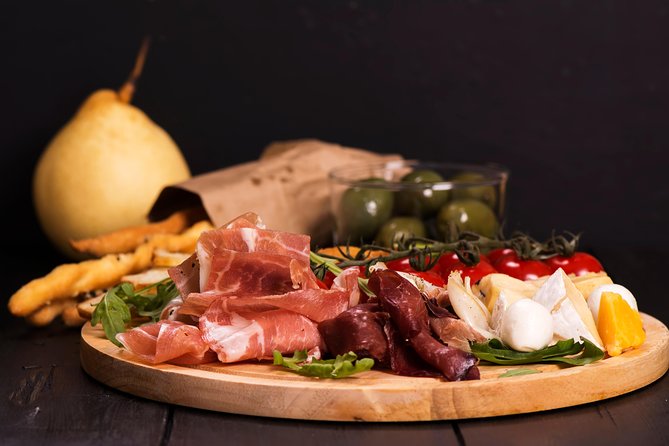 Local Food and Wine Walking Tour around Rome - The included dinner: pasta that feels like the finish line