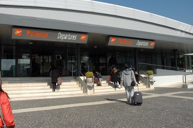 Luxury Private Transfer Rome from /to Civitavecchia Port - The 90-minute ride: air-conditioning, onboard Wi‑Fi, and a real driver