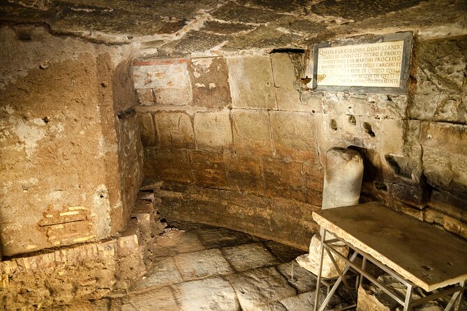 Mamertine Prison and Catacombs small group tour with driver - Mamertine Prison and San Callisto: A powerful pairing in a half-day