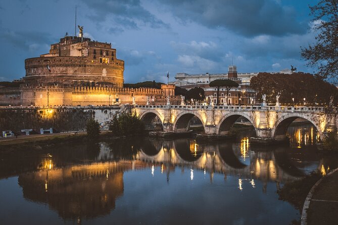 Night Tour of Rome with Local Pizza Dinner and Gelato Experience - Spanish Steps and Castel Sant’Angelo: viewpoint time with a lived-in feel