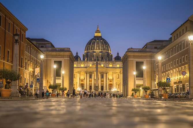 Night Tour of Rome with Local Pizza Dinner and Gelato Experience - St. Peter’s Basilica area: the grand finale without the ticket pressure