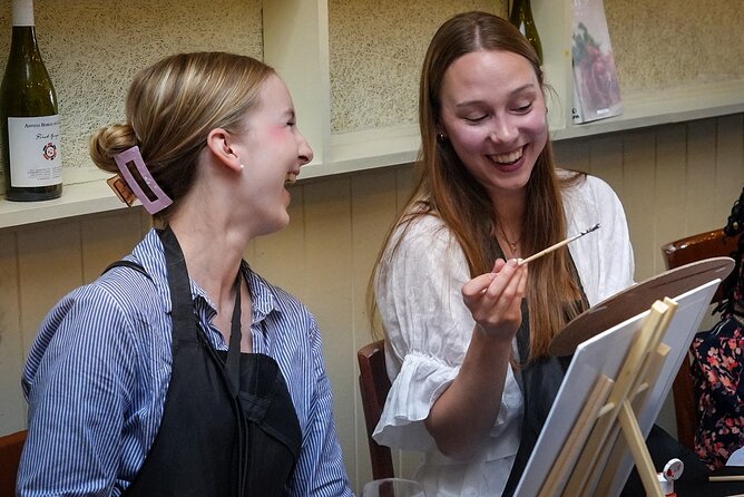Paint and Sip Session in Rome - Your painting: the Roman souvenir you actually made