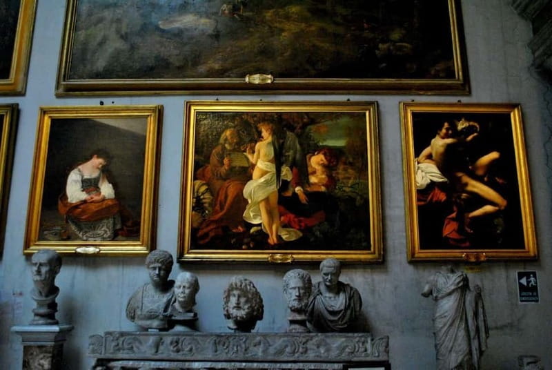 Pamphilj Gallery Skip The Line Tickets and Audio Guide - Atmosphere and Pace: Calm Viewing vs. Room-Size Reality