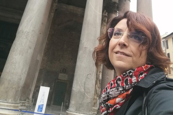 Pantheon: The Iconic Ancient Roman Temple – Semi-Private Tour - Olga di Cagno’s style: how she turns stone into an explanation