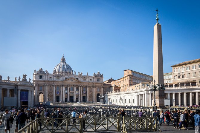 Papal Audience with Pope Leo XIV and Expert Local Guide - The headset and guide commentary: why it’s more than extra talking