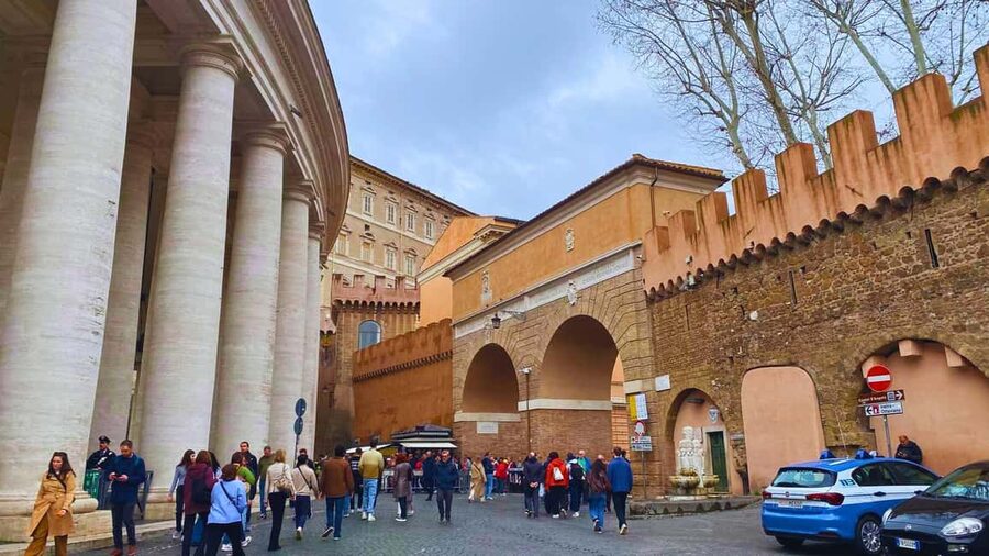 Passetto di Borgo Guided Tour & Castel Sant'Angelo Ticket - Why the Passetto di Borgo tour feels different from a normal Vatican day