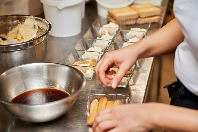 Pasta and Tiramisu Cooking Class in Rome, Piazza Navona - Coffee or limoncello: finishing strong on Piazza Navona
