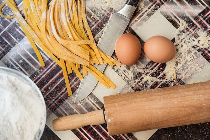 Pasta and Tiramisu Making Class at the Trevi Fountain - Step Three: Tiramù Work During Class, Not Afterthought