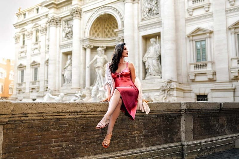 Photoshoot in Rome for couples - Golden Hour Lighting and Editing That Clears the Crowds