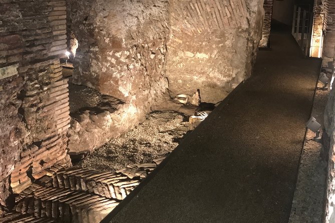 Piazza Navona Underground: Stadium of Domitian EXCLUSIVE TOUR - LIMITED ENTRANCE - The Stadium of Domitian: the brick-and-cement arena in Roman history