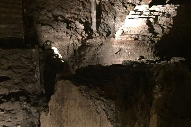 Piazza Navona Underground: Stadium of Domitian EXCLUSIVE TOUR - LIMITED ENTRANCE - Navigating the site: ruins you can feel, and areas with limited access