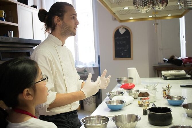 Pizza and Gelato Making Class in the Heart of Rome - Baking time: watching your pizza go from dough to dinner